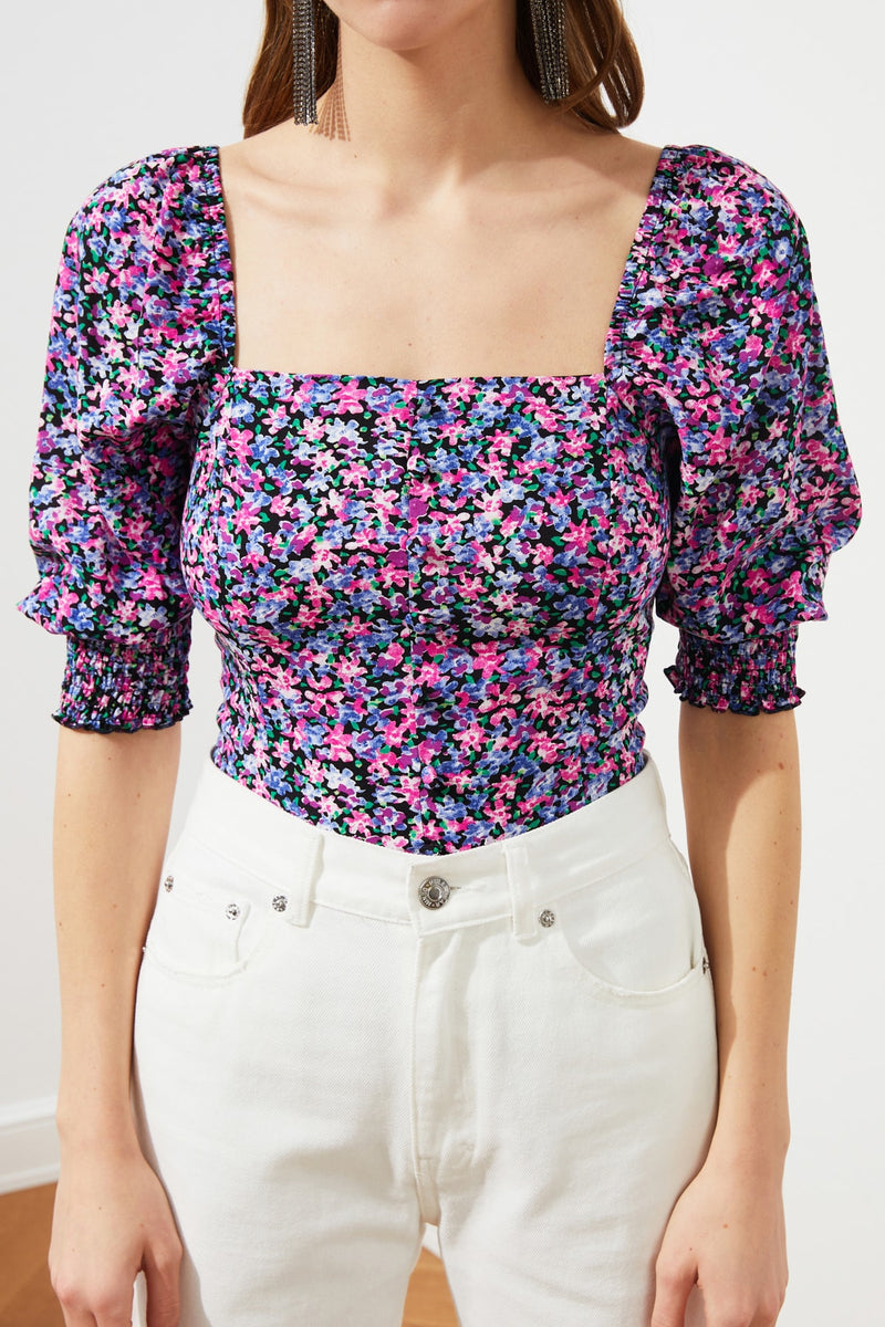 Floral Patterned Square Neck Crop Top